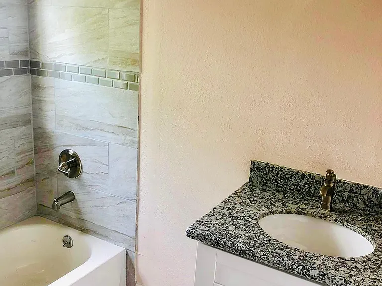 806 Kelley St #6 — Photo 10