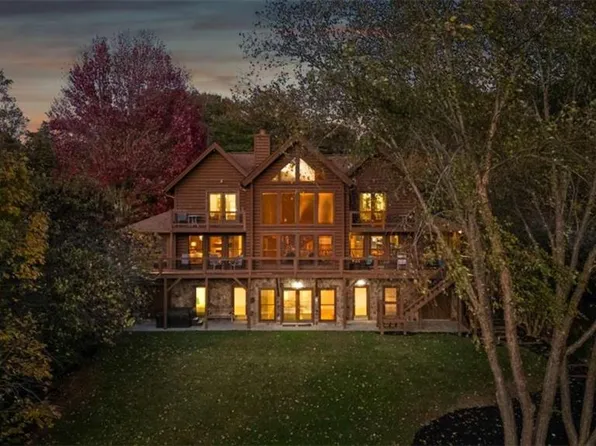 429 Oakmont Dr, Hiawassee, GA 30546