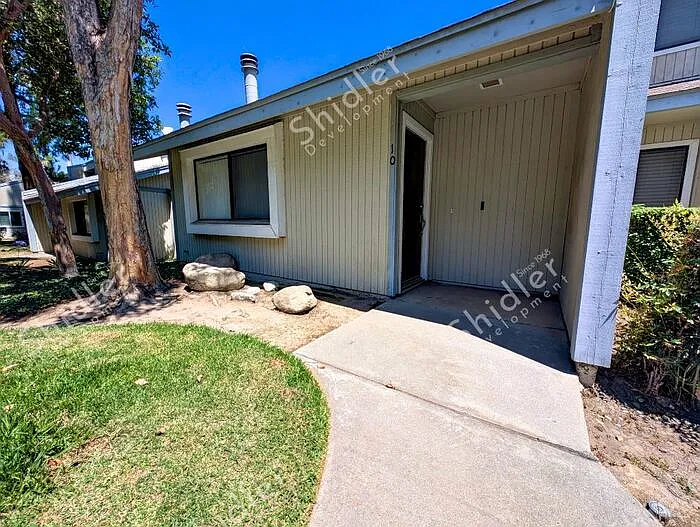 1965 E Coulston St — Photo 11