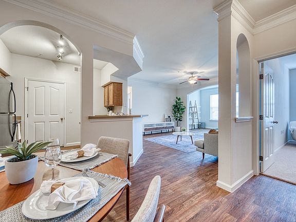 4th image of 1701 Ennis Joslin Rd #1017