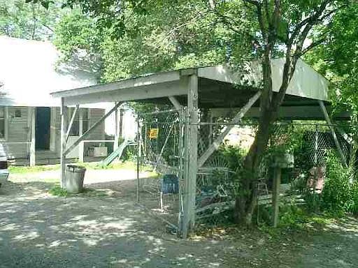 3rd image of 613 E LOCUST ST