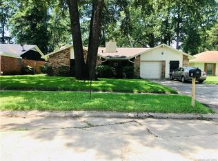952 Whispering Lake Dr, Shreveport, LA 71107