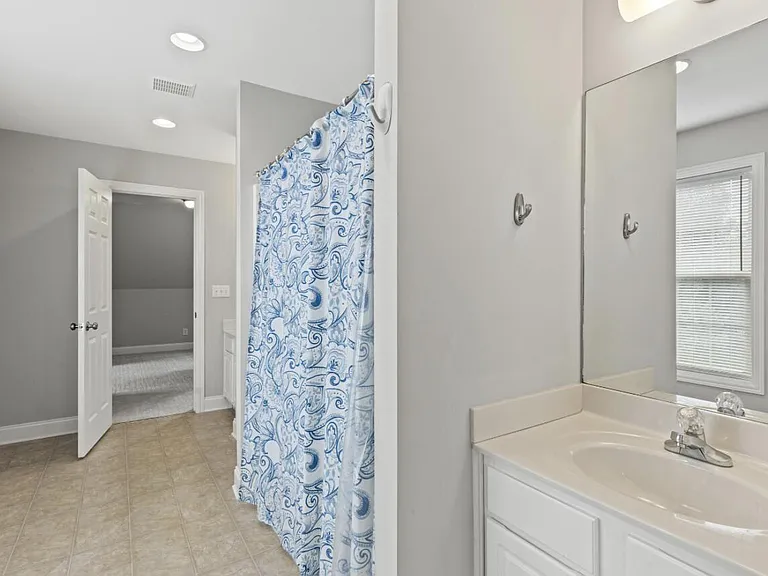 2505 Eastway Dr — Photo 14