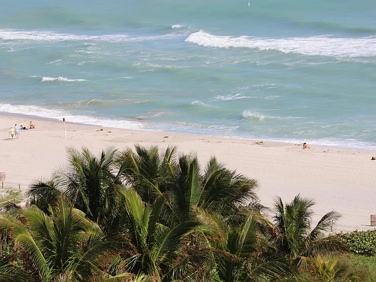 2301 Collins Ave #1015 — Photo 46