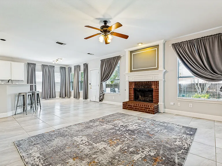 110 Falcon Creek Dr — Photo 6