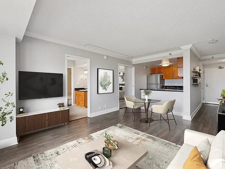 Tower 737 Condominium Rentals — Photo 9