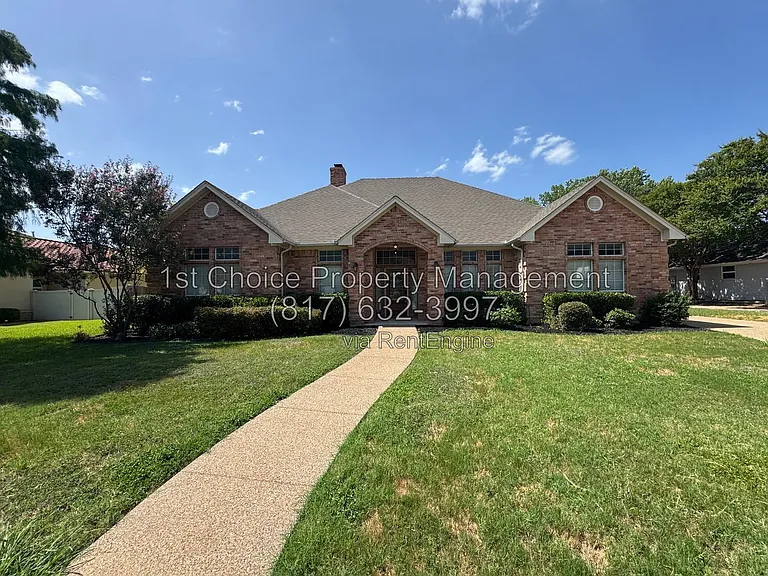 6376 Newport Ct — Photo 1