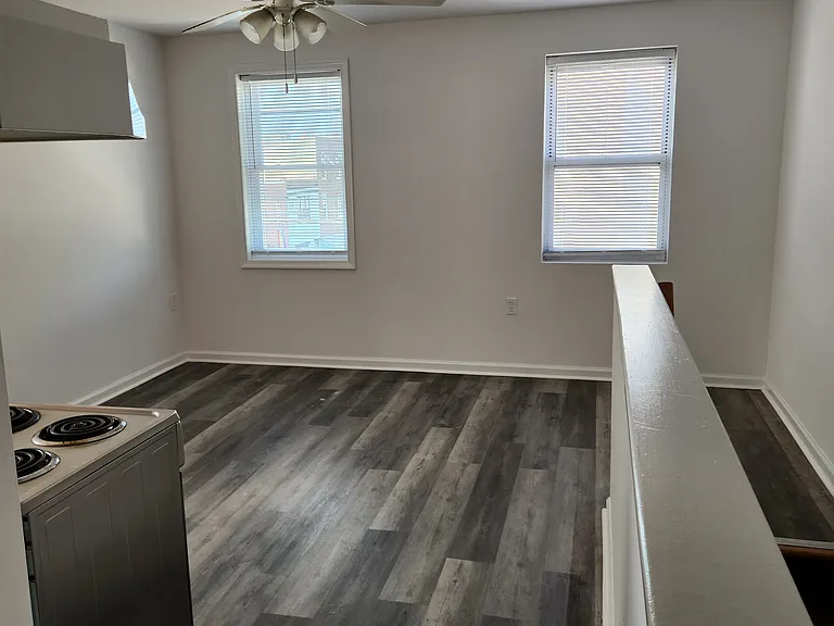 1840 Wharton St #3F — Photo 4