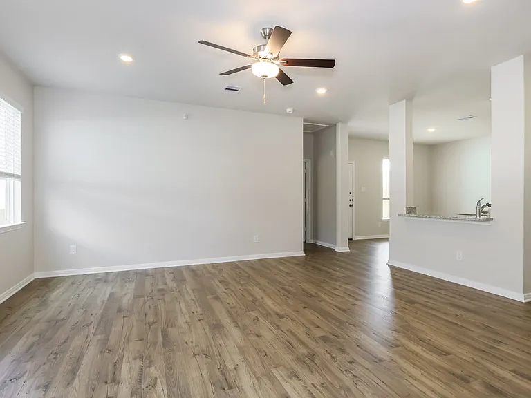 16426 Honeysuckle Hill Dr — Photo 4
