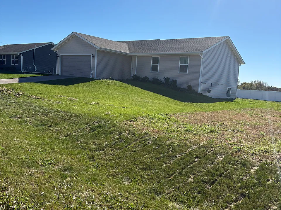 708 E Maple Beach Dr