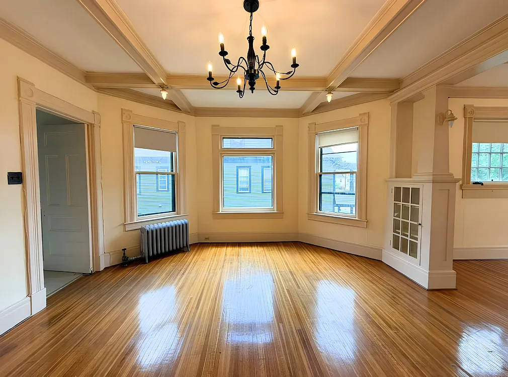 3 bed, 1.0 bath, $2,200 — Photo 2