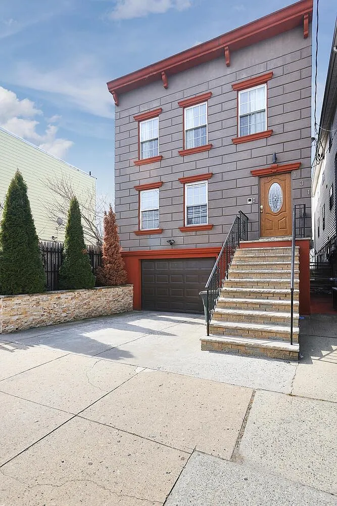 3 bed, 2.0 bath, $2,750 — Photo 2