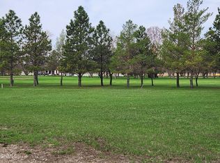 8574 Woods Dr, Jamestown, ND 58401