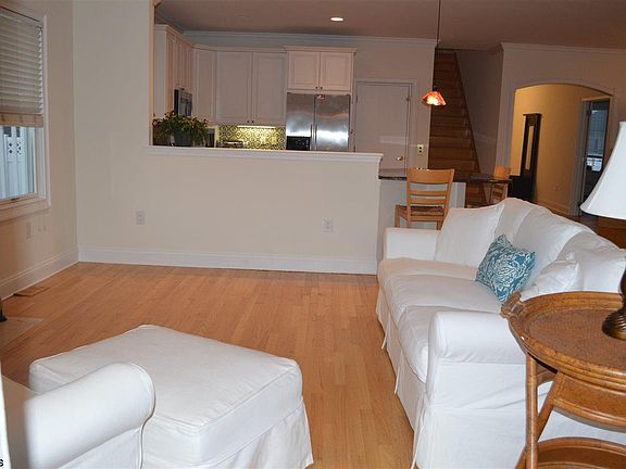 5th image of 26 Valmar Ct