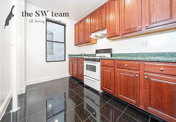 2nd image of 635 W 170th St APT 2E