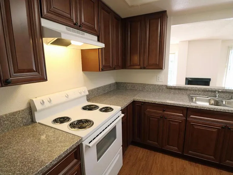 726 E Workman St — Photo 1