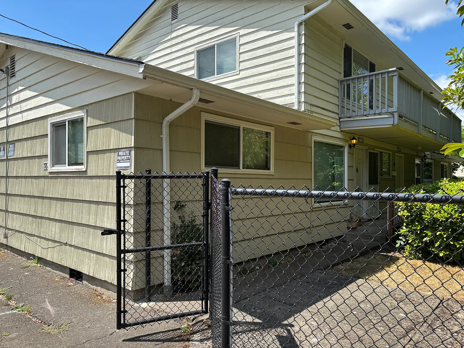 2 bed, 1100 sqft, $1,600 — Photo 1