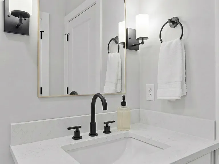 3rd Bath 2 - First Floor