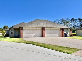 1916 S Bryson Cir, Springfield, MO 65807