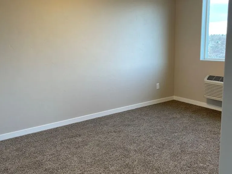 1530 Aryn Ln — Photo 5