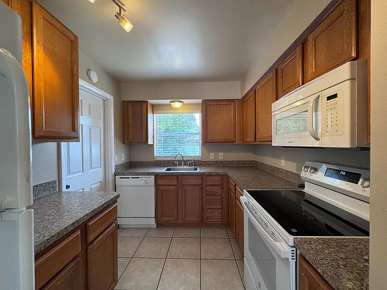 540 El Dorado Way — Photo 6