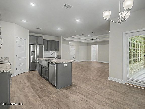 4th image of 10749 Chapelwood Dr