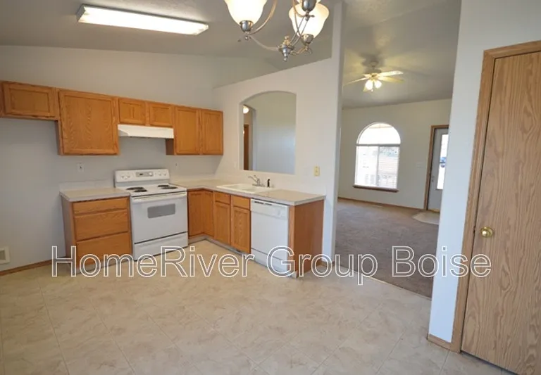2520 Muskrat Ave — Photo 4