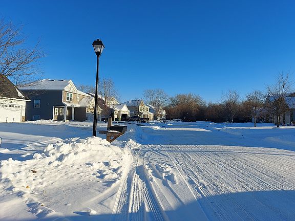 4th image of 933 104th Ln NE