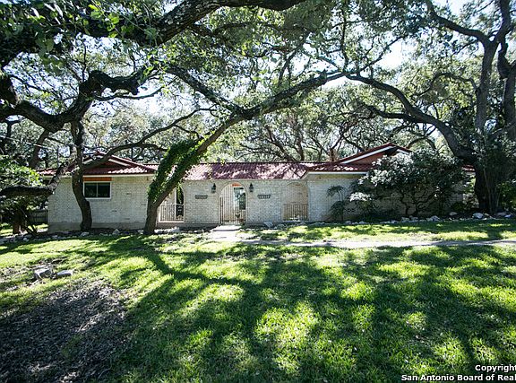 3rd image of 303 Yosemite Dr