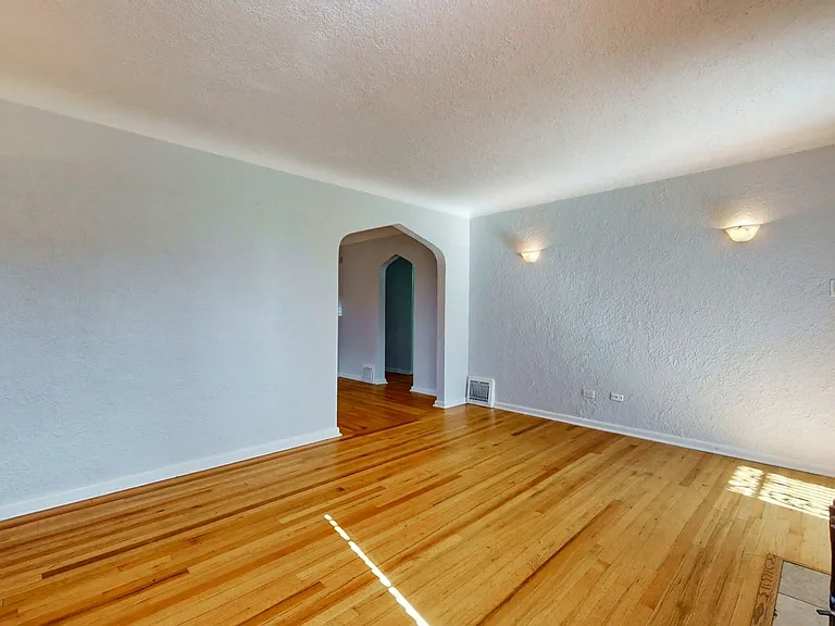 3317 N Saint Paul St — Photo 6