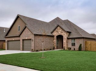 1400 Sweetbriar Way, Centerton, AR 72719