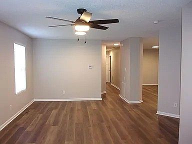 2nd image of 4047 Redwood Ave