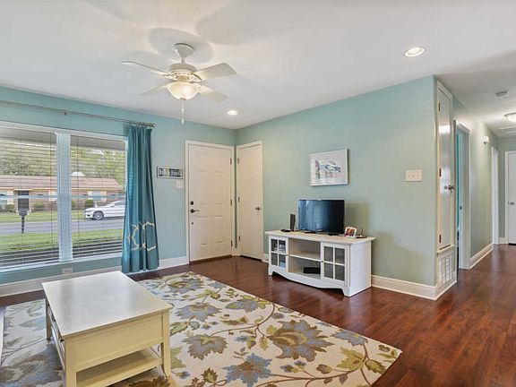 4th image of 105 Arbor Vista Dr