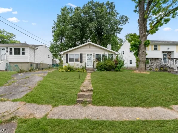 204 Lake Shore Dr, Parsippany-Troy Hills Twp., NJ 07034