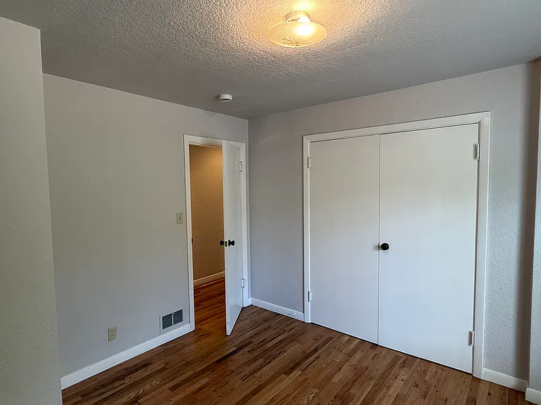 3120 Willamette Dr N — Photo 16