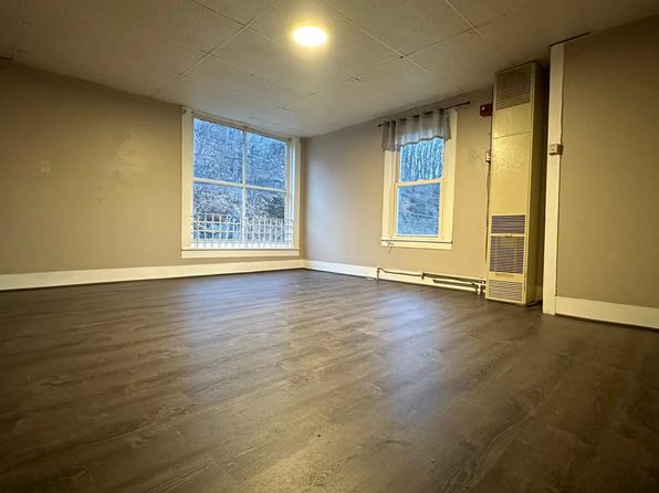 33 N Main St APT 2