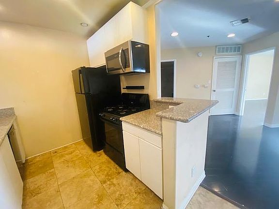 5th image of 1450 N Vista St APT 202