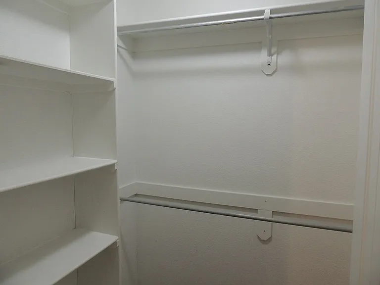 5706 Champions Dr — Photo 17