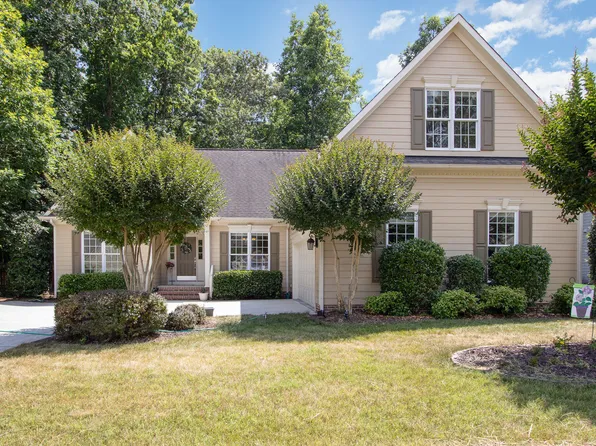 6 Persimmon Ct, Durham, NC 27712