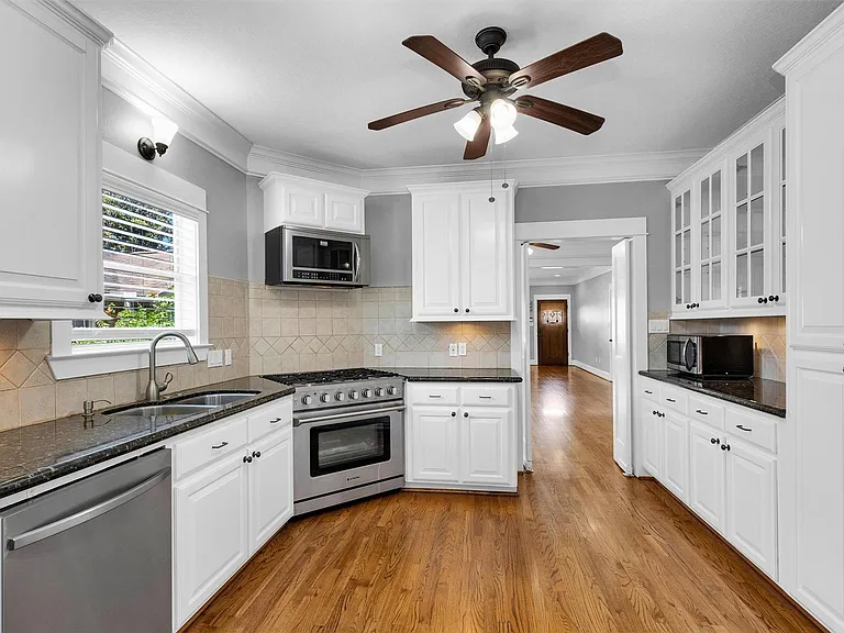 304 Vincent St — Photo 11