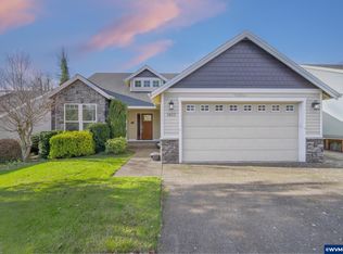 3623 10th St, Hubbard, OR 97032