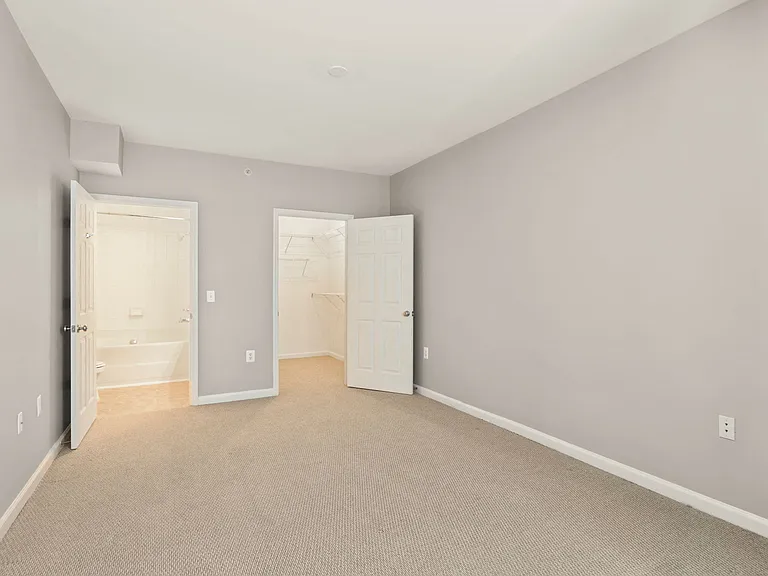 The Residences at King Farm — Photo 8