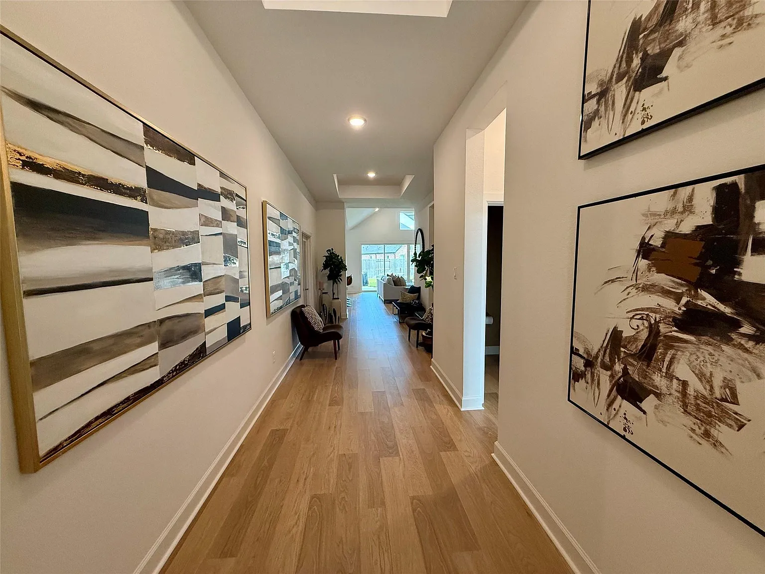4 bed, 3.5 bath, 3089 sqft, $4,800 — Photo 4