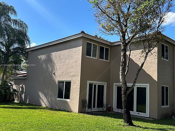 3rd image of 1616 W Harmony Lake Cir