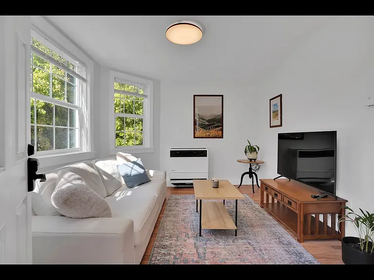 Virginia St — Photo 2