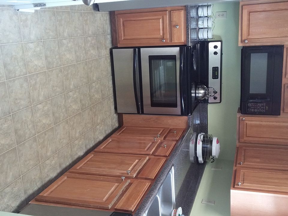 2nd image of 1055 Thorn Woode Ln
