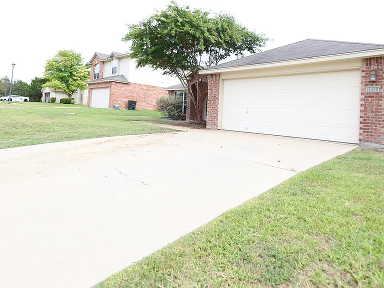 1804 Lobrecht Ct — Photo 3
