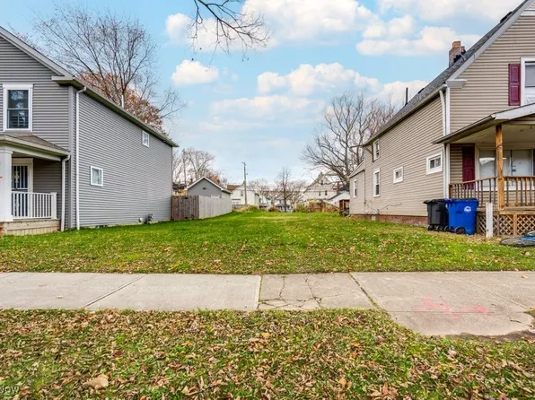 2040 W 83rd St, Cleveland, OH 44102