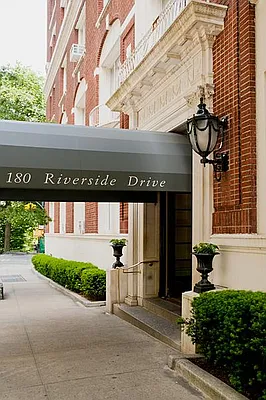 Sold by Olympic Realty | media 1