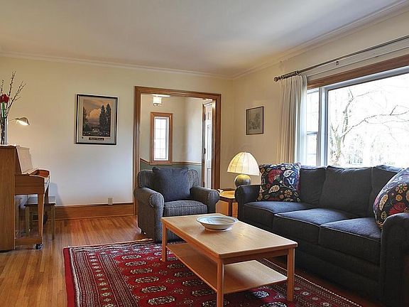 5th image of 381 S Drexel Ave